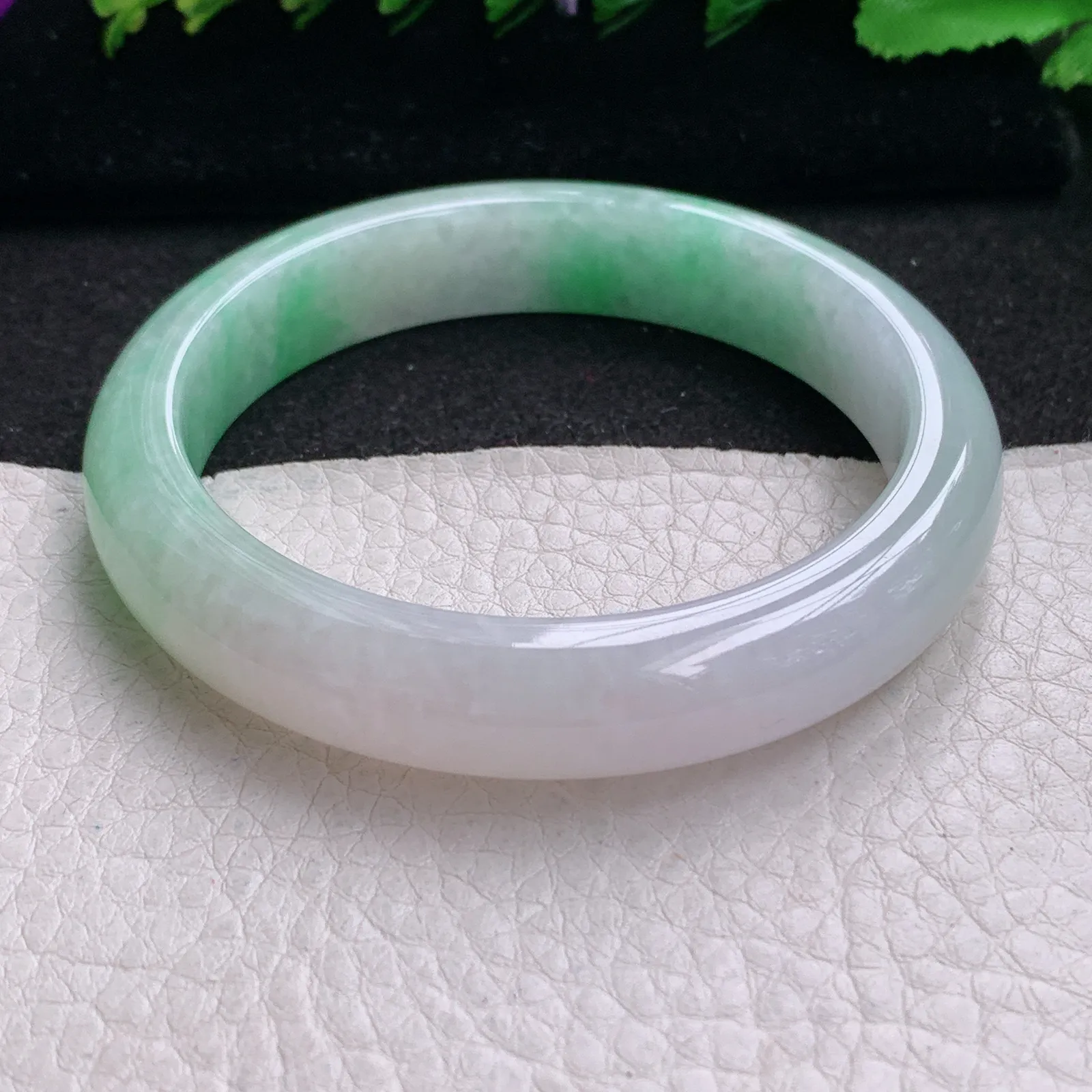 ee实拍56*11.6*8.2平安镯 缅甸翡翠精美冰飘绿宽边玉手镯 玉手环