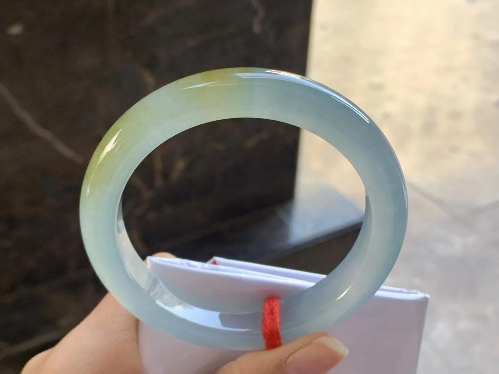 59-12.2-9.2

冰黄大圈手镯^_^透亮 荧光十足