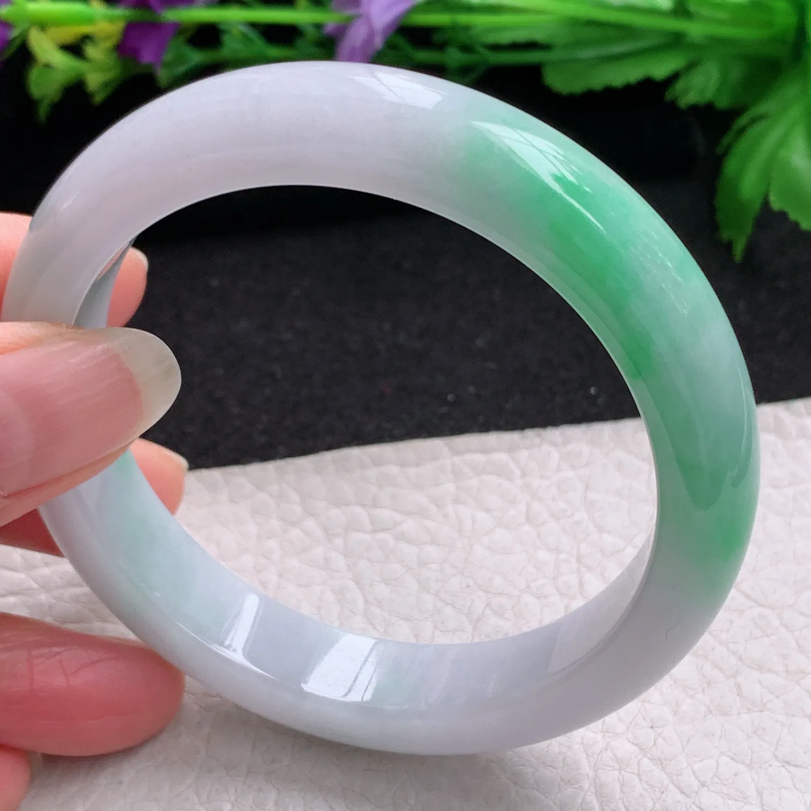 yh实拍58*12.5*9.3平安镯 缅甸翡翠精美白底青厚装宽边玉手镯 玉手环