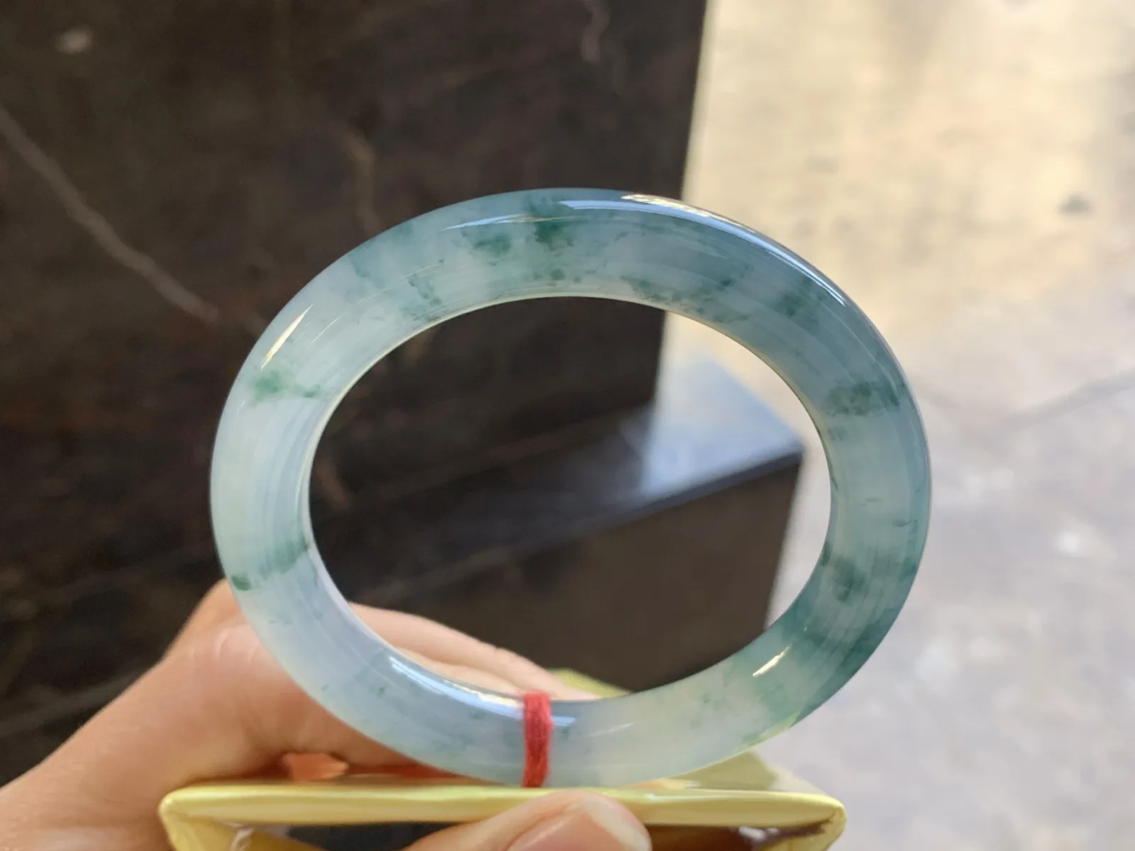 55-9.8

蓝花圆条手镯^_^水润冰透 飘花浓郁