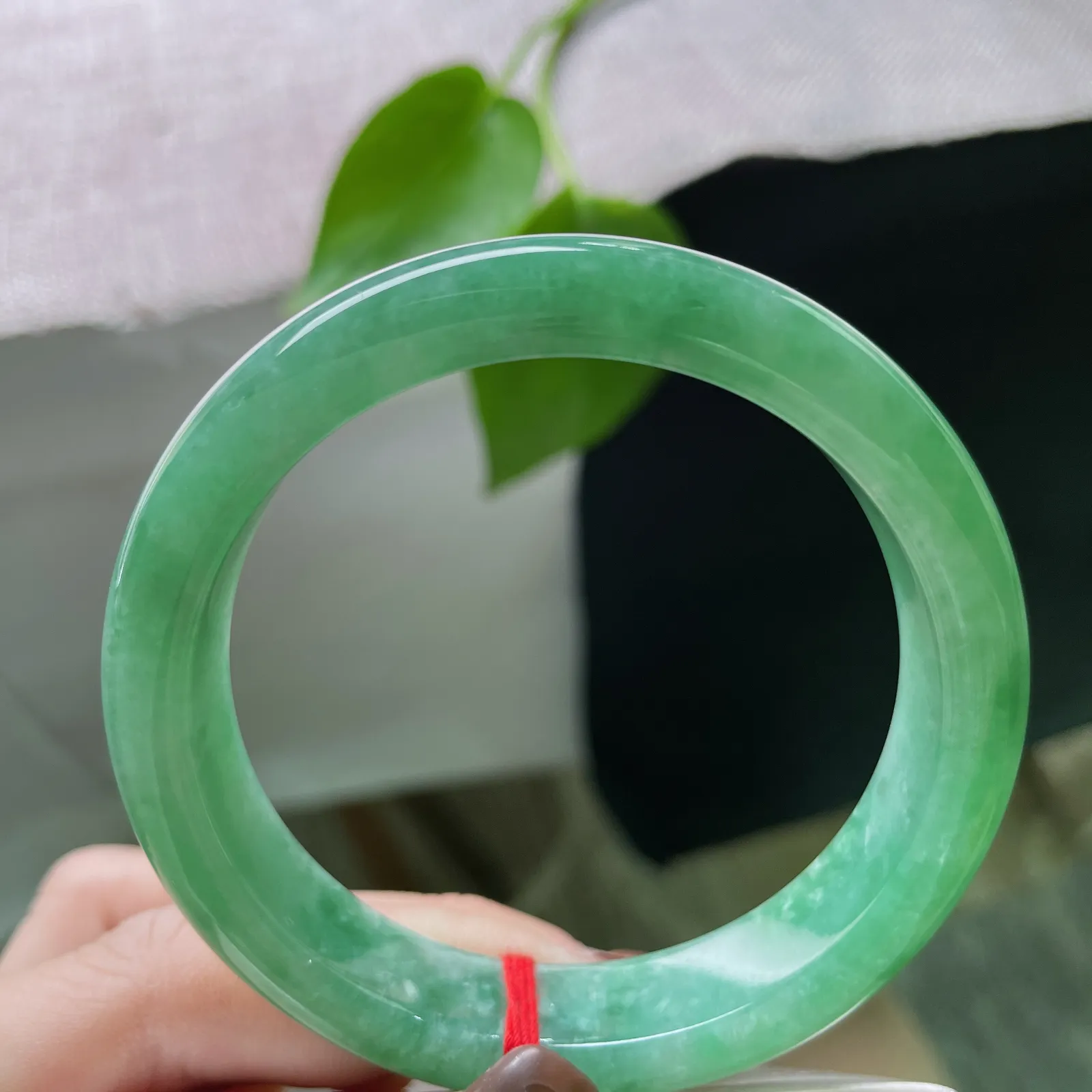 56.3/12.7/8.3绿底正圈，色辣，贵气十足，沉稳大气，完美