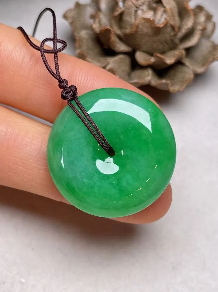 冰糯种辣色【平安扣】吊坠，种水好，玉质细腻 ，卖相好.