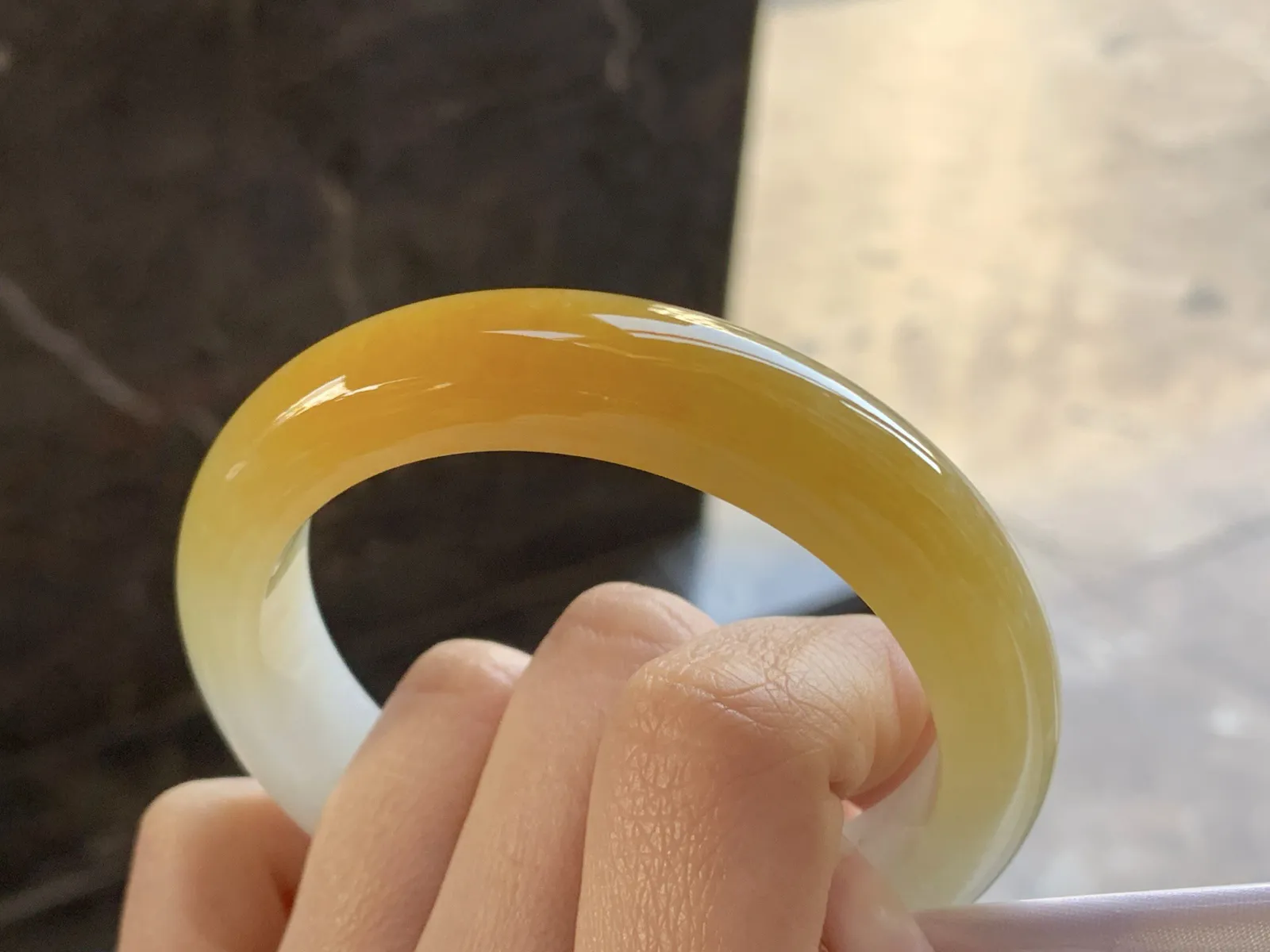 57-12.9-9.2

黄翡手镯^_^鲜艳 细腻