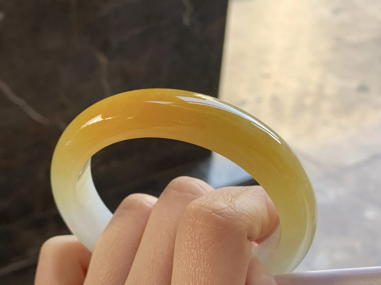 57-12.9-9.2

黄翡手镯^_^鲜艳 细腻