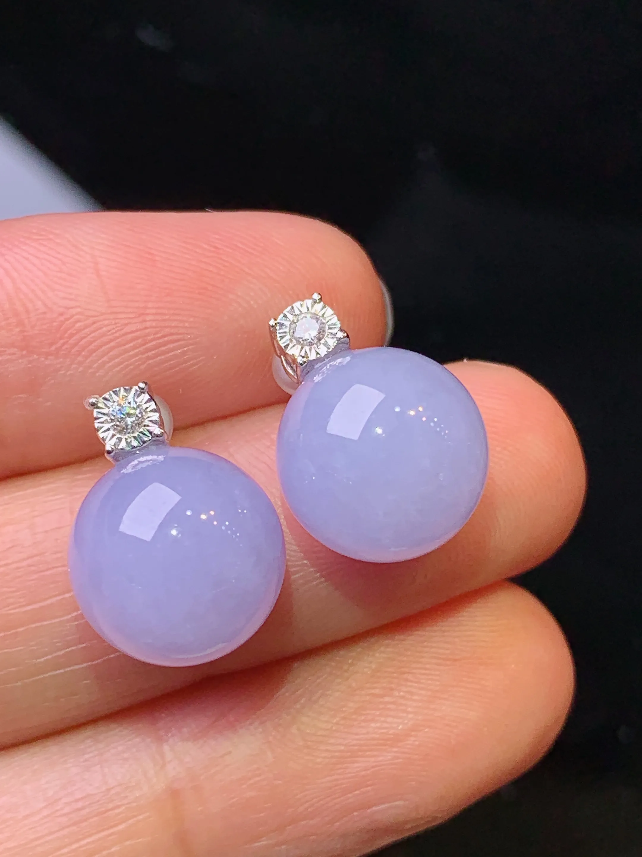 18k金钻镶嵌紫罗兰圆珠耳钉吊坠 玉质细腻 色泽艳丽清新 整体尺寸 14.5*11