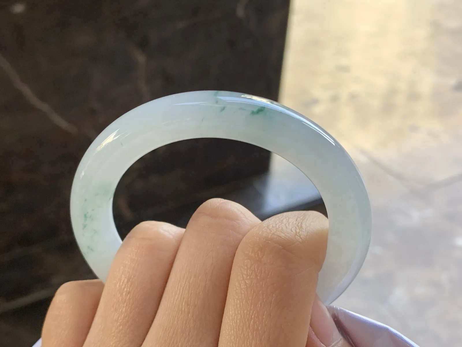 53-10

飘花圆条手镯^_^清新