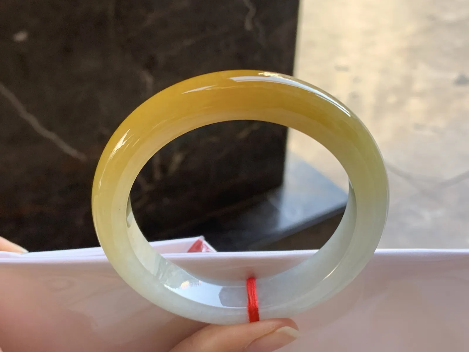 57-12.9-9.2

黄翡手镯^_^鲜艳 细腻