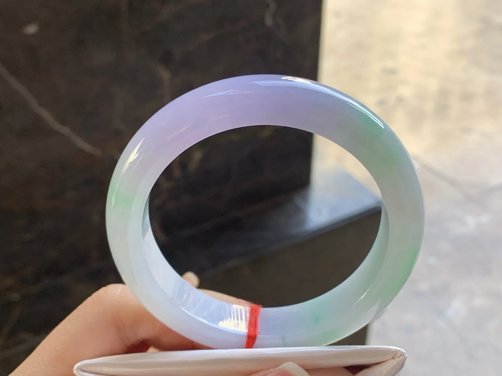 58-12.8-9.3

春带彩手镯^_^鲜艳 玉质温润