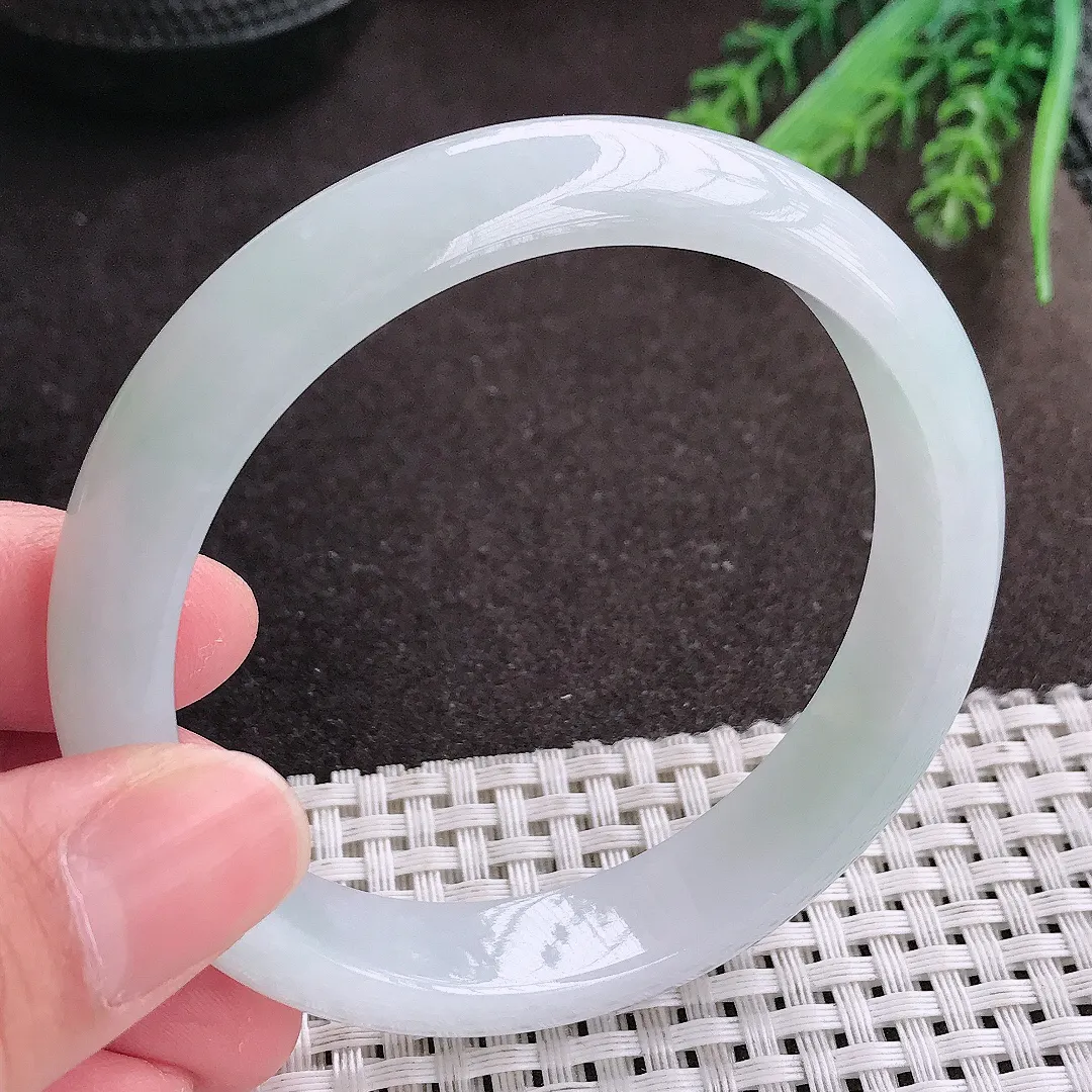 实拍A货翡翠58.5/12.5/7.5老坑冰纯起胶月光白手镯宽边翡翠玉镯