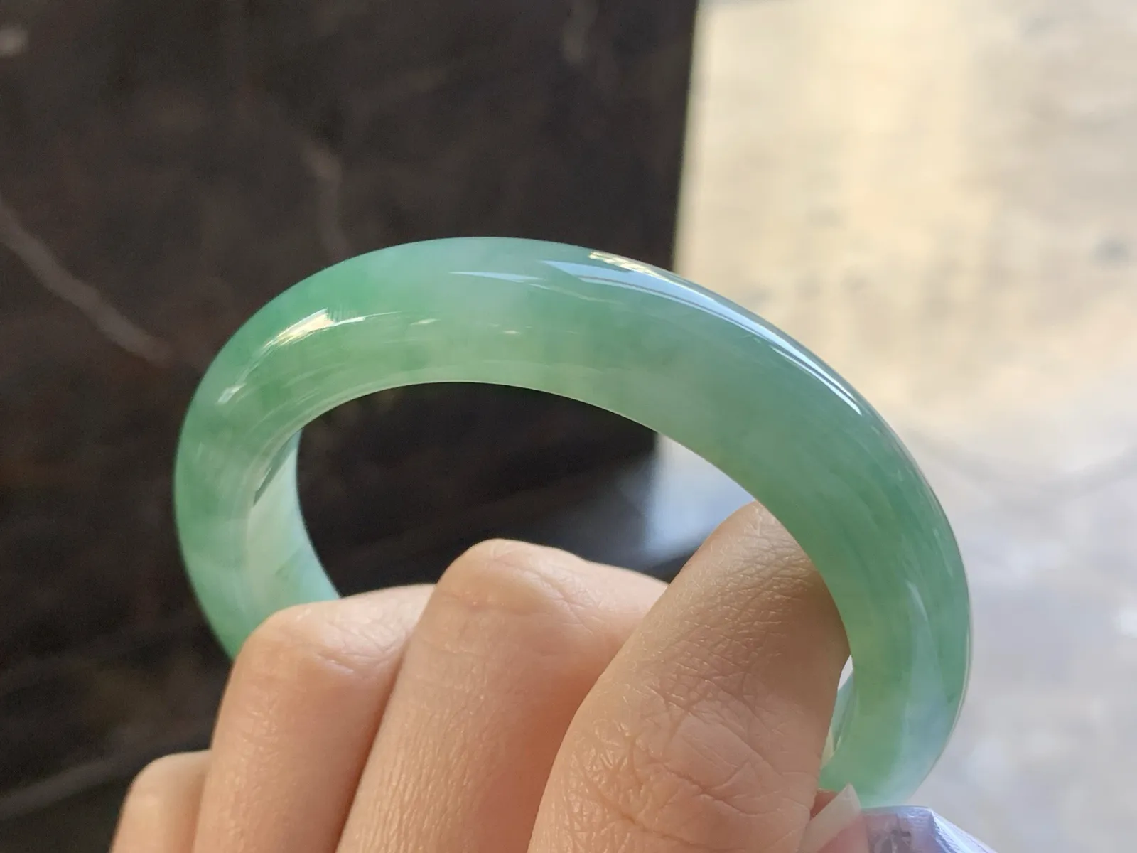 53-11.6-8.6

阳绿色手镯^_^颜色好看