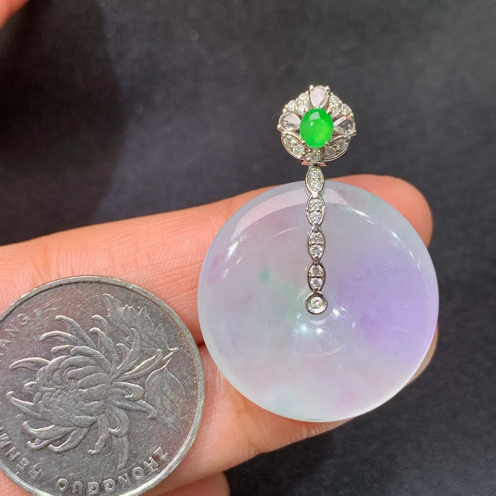 紫罗兰平安扣吊坠，18k金镶嵌，温润细腻，颜色鲜艳，Lp 尺寸34.8*25.2*5.2