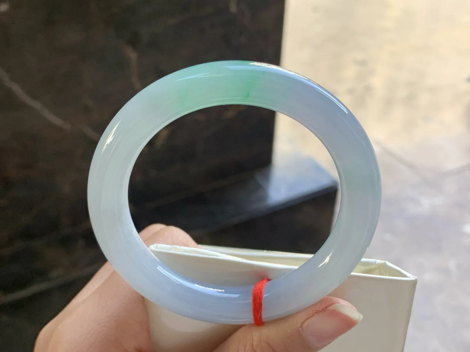 53.5-10.5

飘绿圆条手镯^_^清新