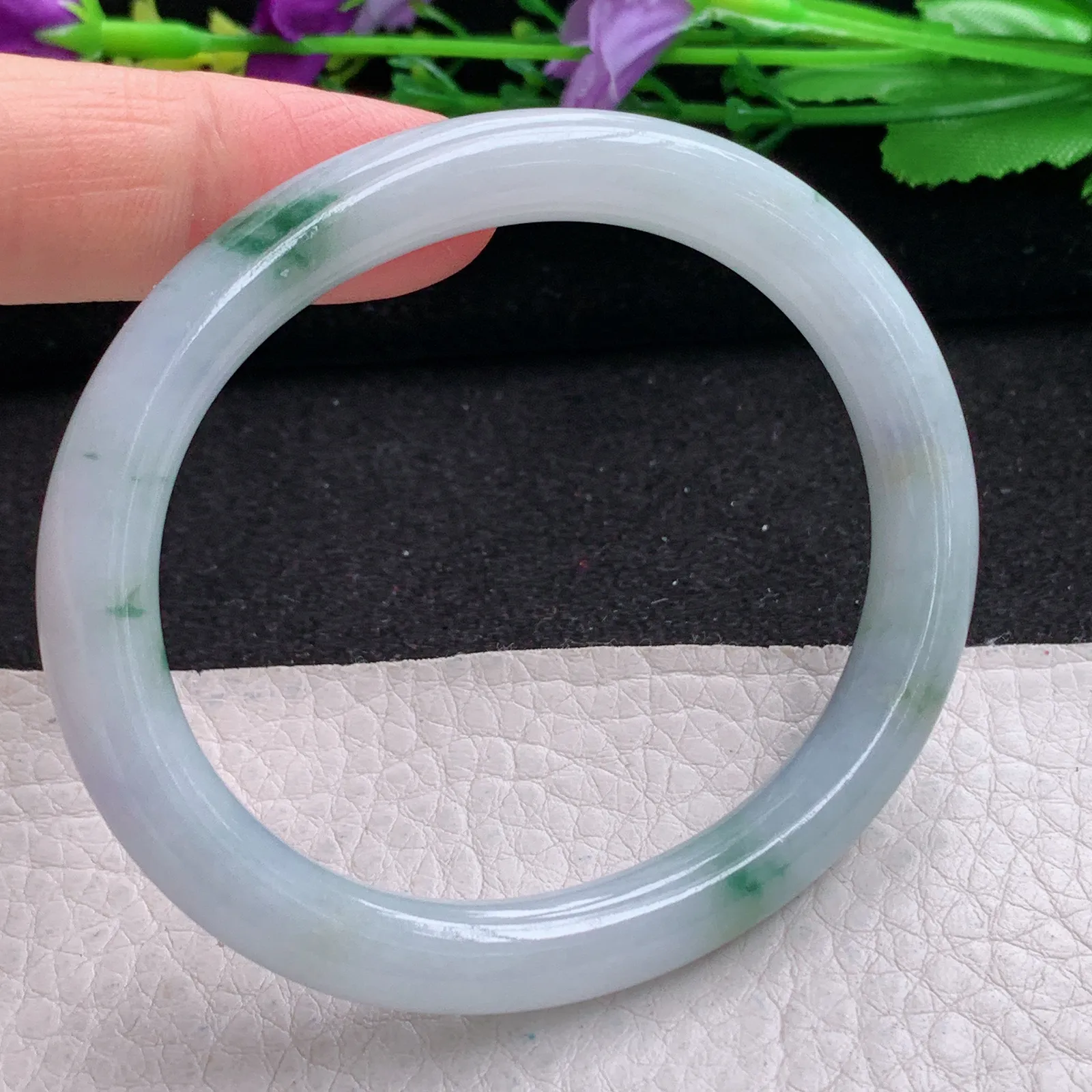 ee实拍55*50*7.7*7.9贵妃圆镯 缅甸翡翠精飘花秀气椭形玉手镯 玉手环