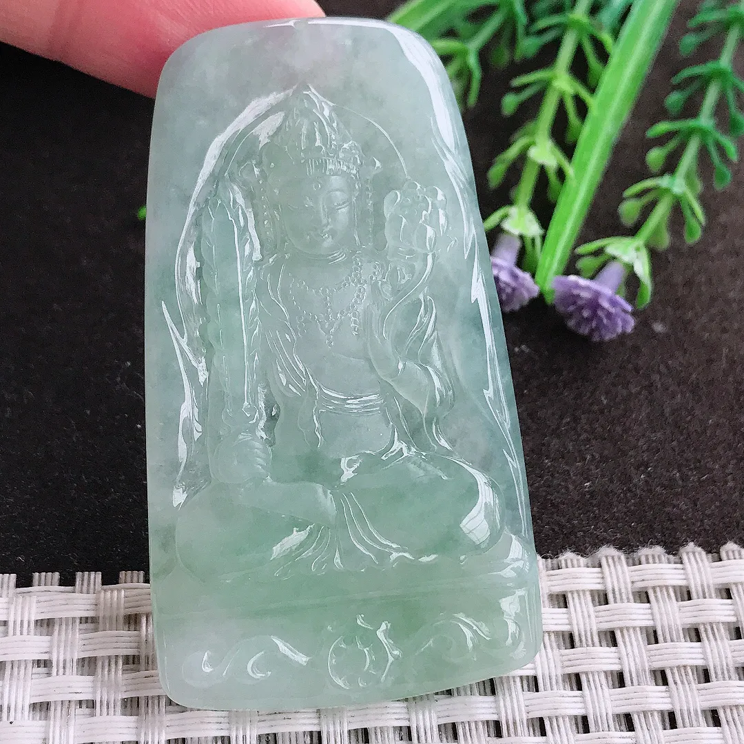 实拍A货翡翠63.3/35.8/5.6老坑冰胶水灵冰晴绿虚空藏菩萨吊坠翡翠挂件