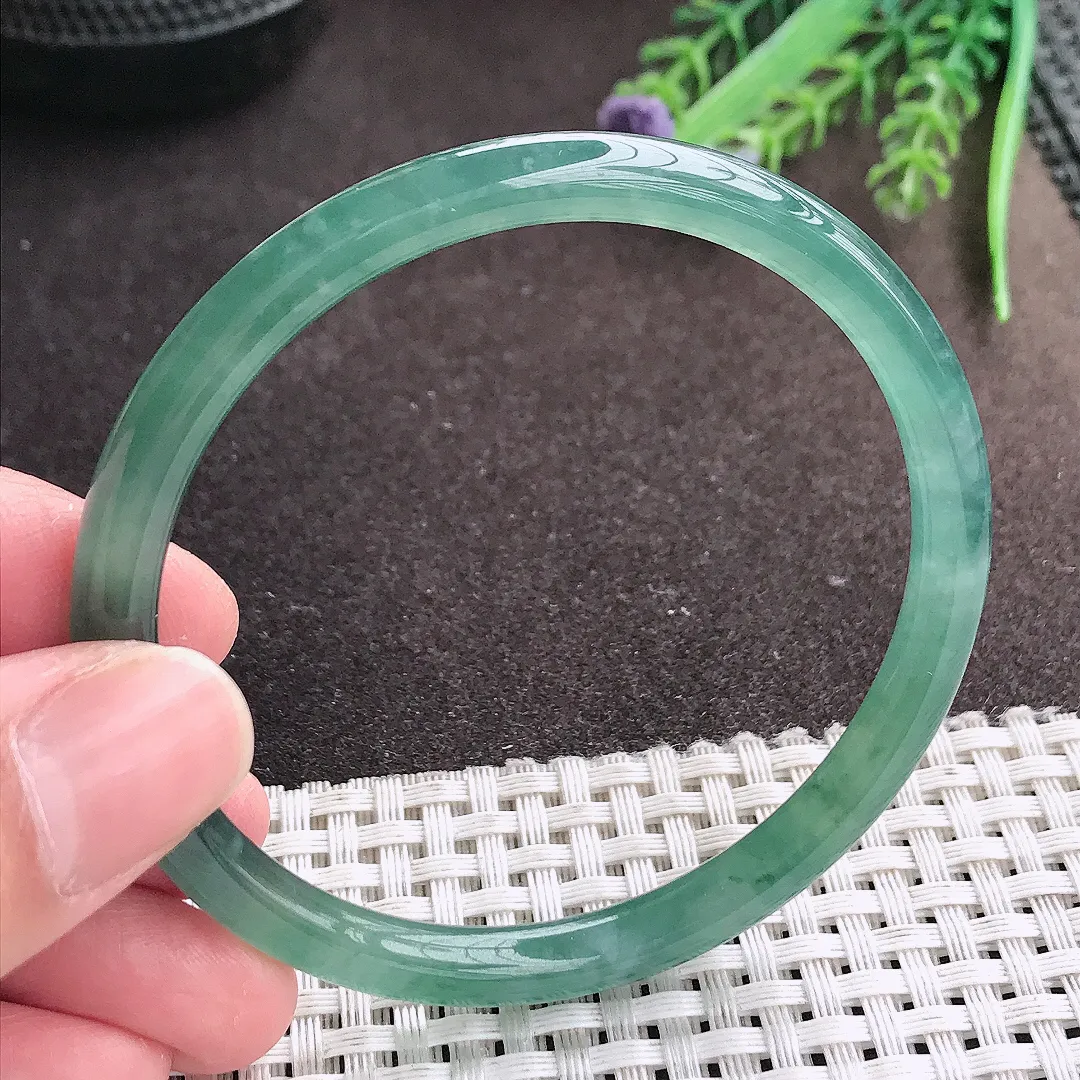 实拍A货翡翠58/6老坑冰纯果冻胶满蓝韵圆条手镯翡翠玉镯