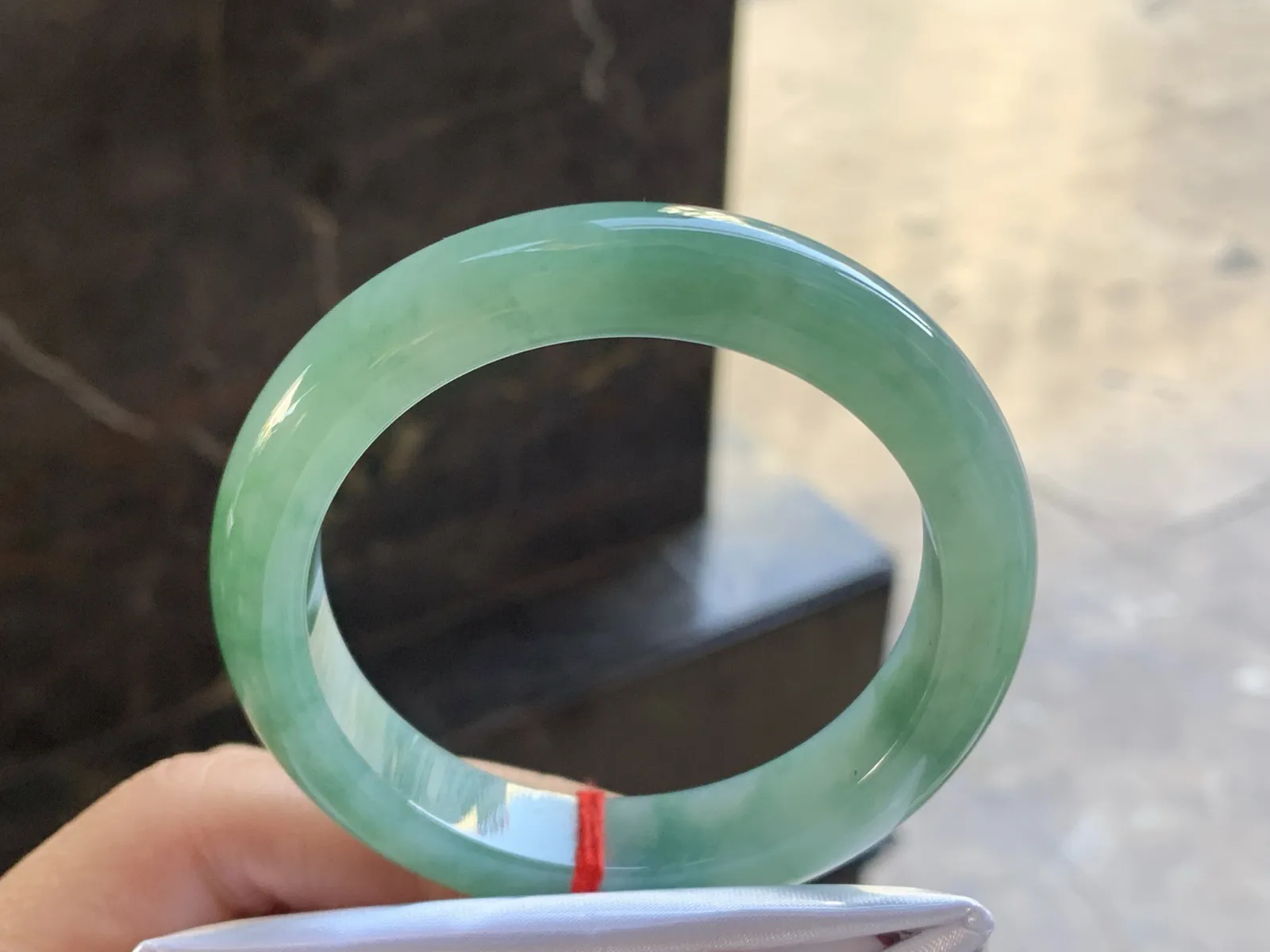 53-11.6-8.6

阳绿色手镯^_^颜色好看