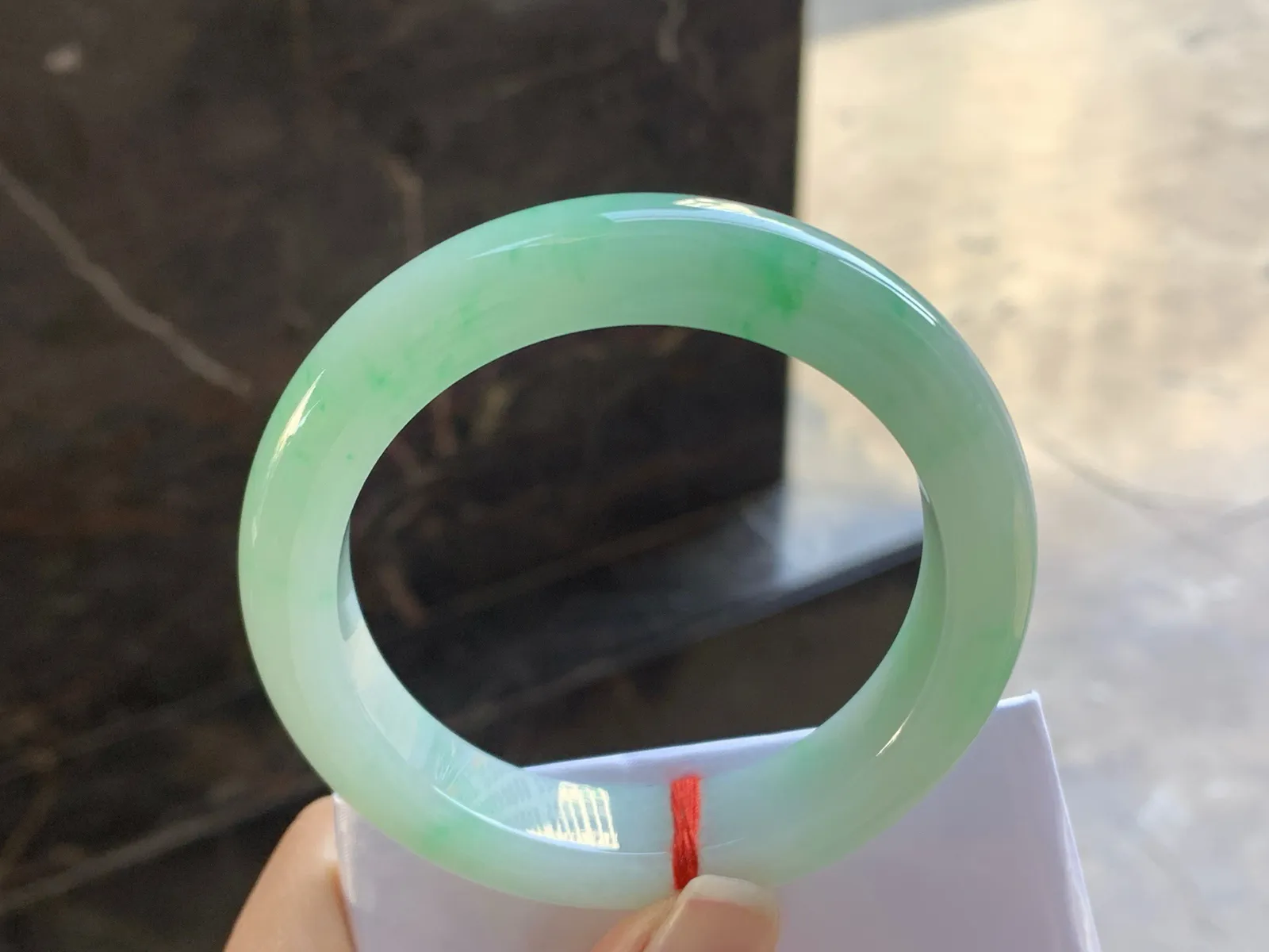 55-12.6-9.5

晴绿手镯^_^清新细腻