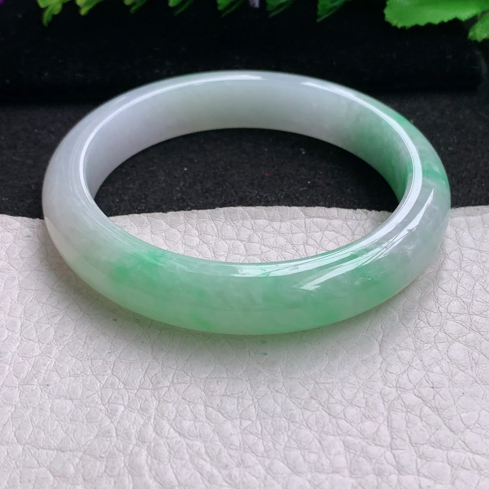 ee实拍56*11.6*8.2平安镯 缅甸翡翠精美冰飘绿宽边玉手镯 玉手环