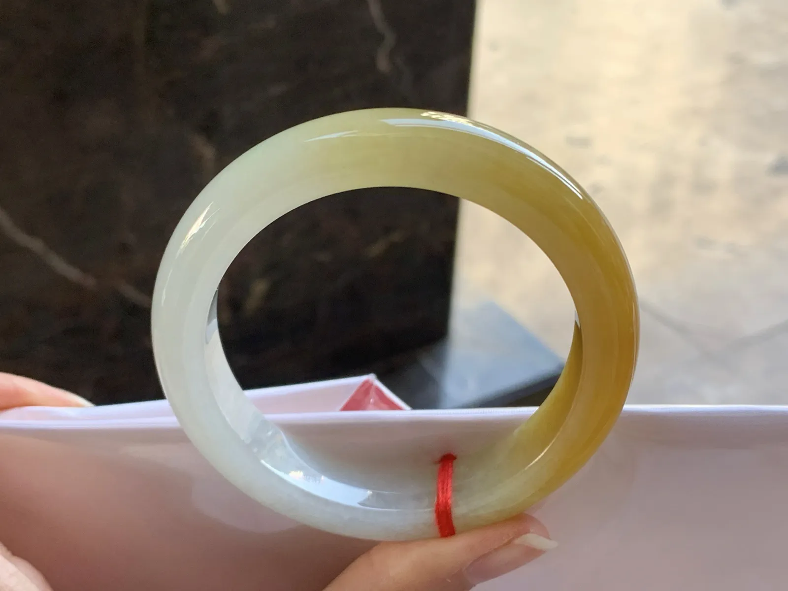 57-12.9-9.2

黄翡手镯^_^鲜艳 细腻