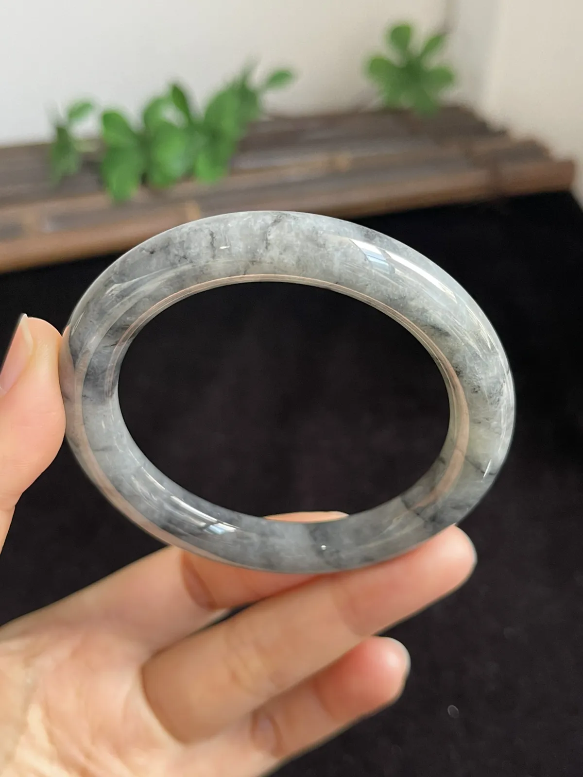 圆镯52圈口，翡翠手镯