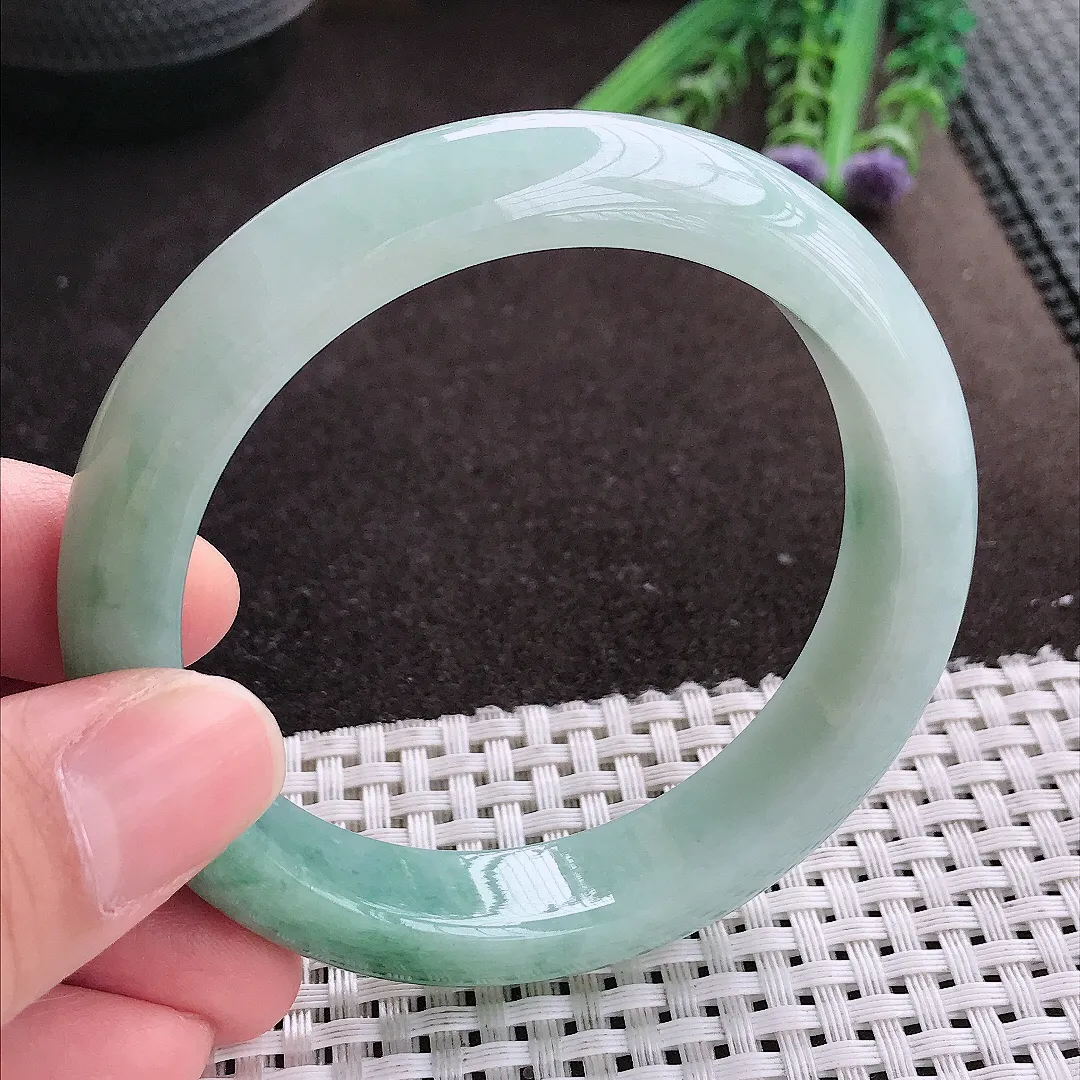 实拍A货翡翠57.8/13.1/8.7老坑冰润起胶飘花手镯宽边玉镯