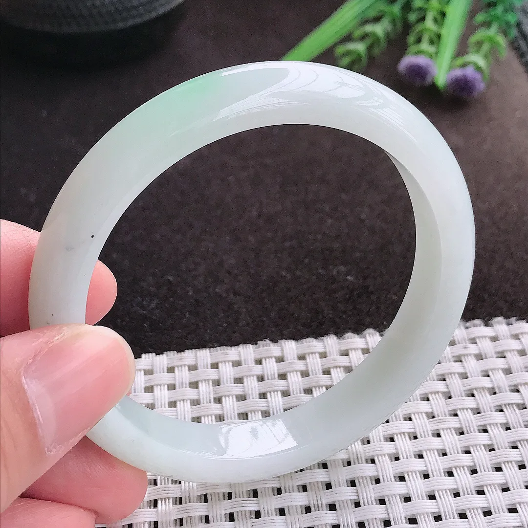 实拍A货翡翠55.8/10.2/7.8老坑冰润起胶手镯宽边玉镯