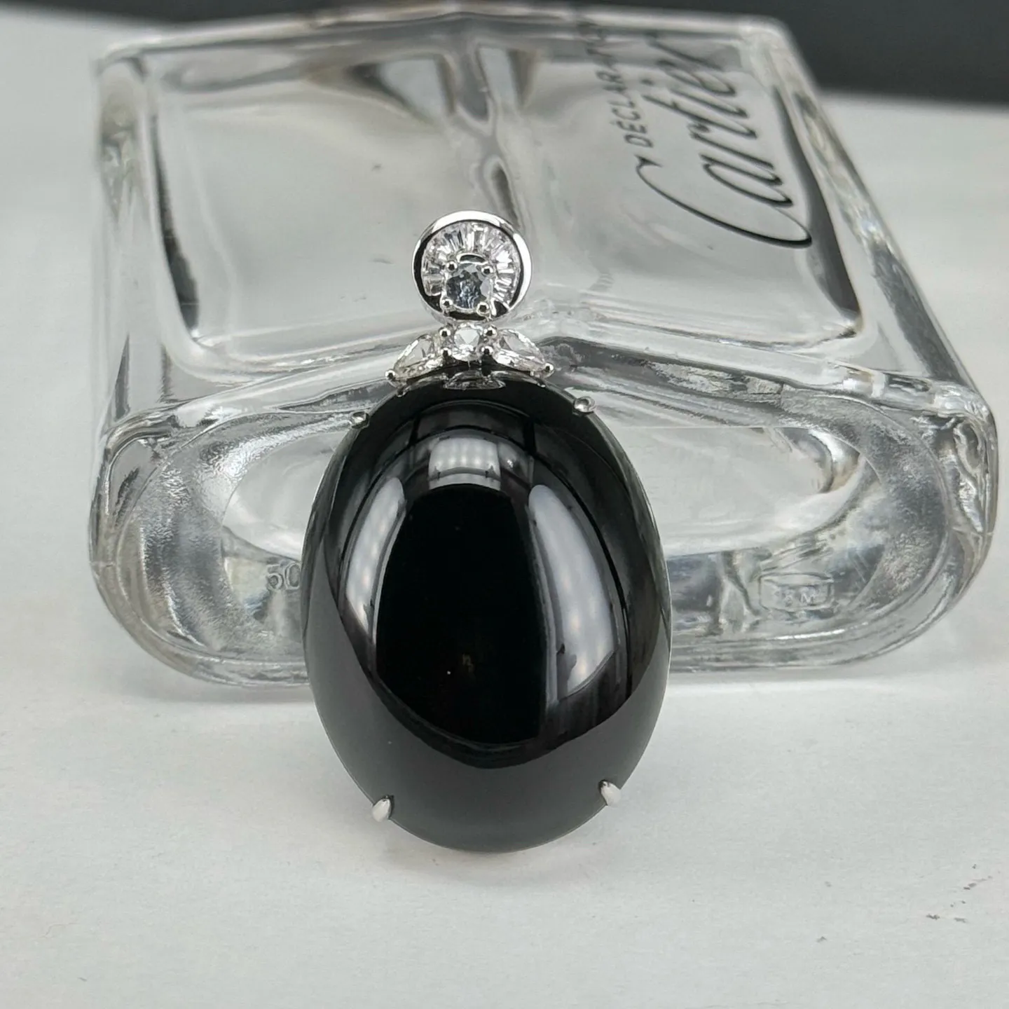 精品18k墨翠蛋面吊坠 种好色正 黑度极好 打灯通透 油性十足 尺寸40.9