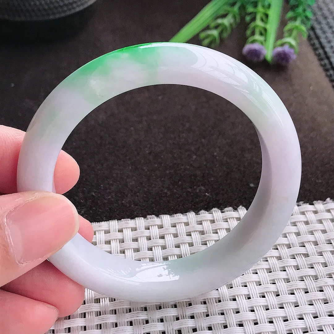 实拍A货翡翠54/11.5/8.8老坑精美飘阳绿手镯宽边玉镯