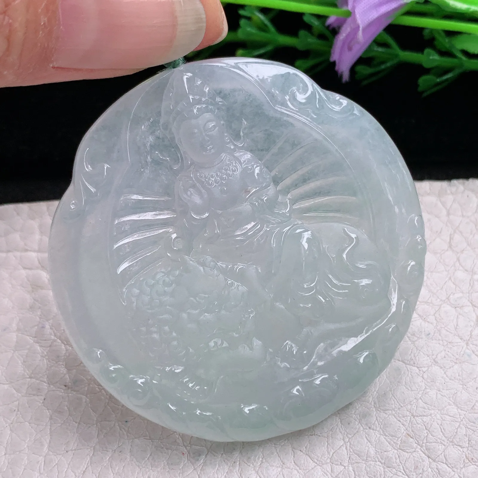 yn实拍52.5*5.8缅甸翡翠精雕冰晴文殊菩萨 生肖守护神玉吊坠 玉挂坠