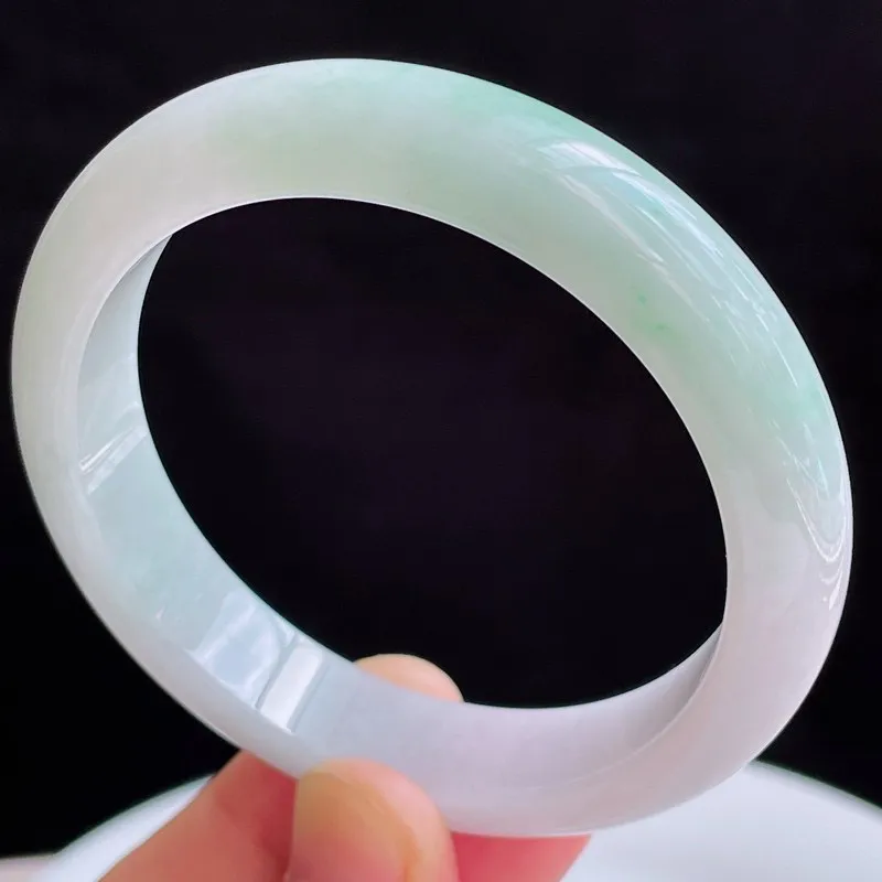 57圈有种有色天然翡翠A货飘阳绿玉手镯好种水水润手镯57.90g