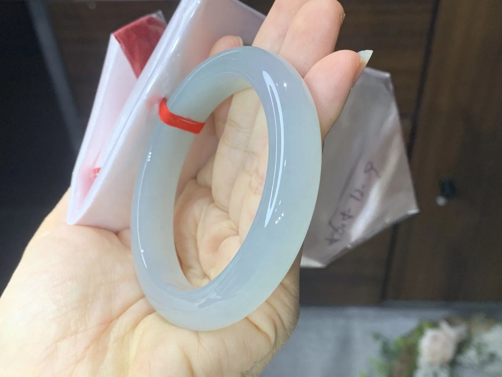 ️56.5圈口冰晴水正圈手镯，晴水色很明媚，底子干净细腻，种老起胶，卡56.5-12-9