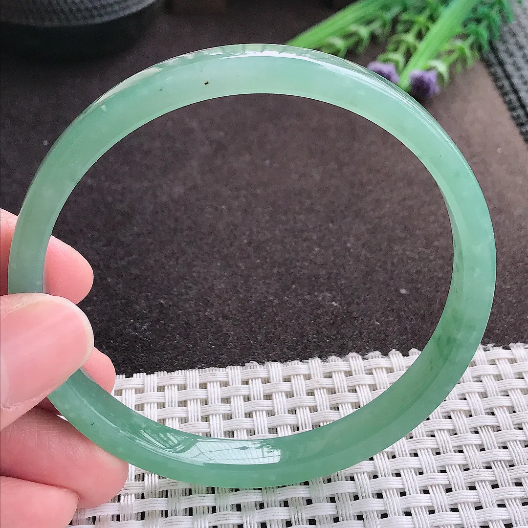 实拍A货翡翠66/8.5/5.5大圈口老坑冰润起胶满色蓝韵手镯翡翠玉镯方镯