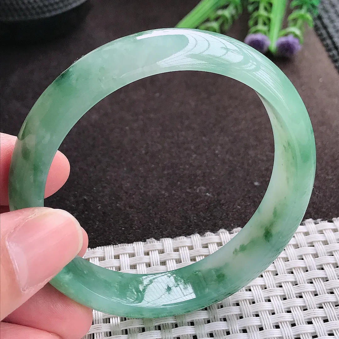 实拍A货翡翠58.5/14.3/7.2老坑冰胶水灵冰飘花手镯宽边玉镯