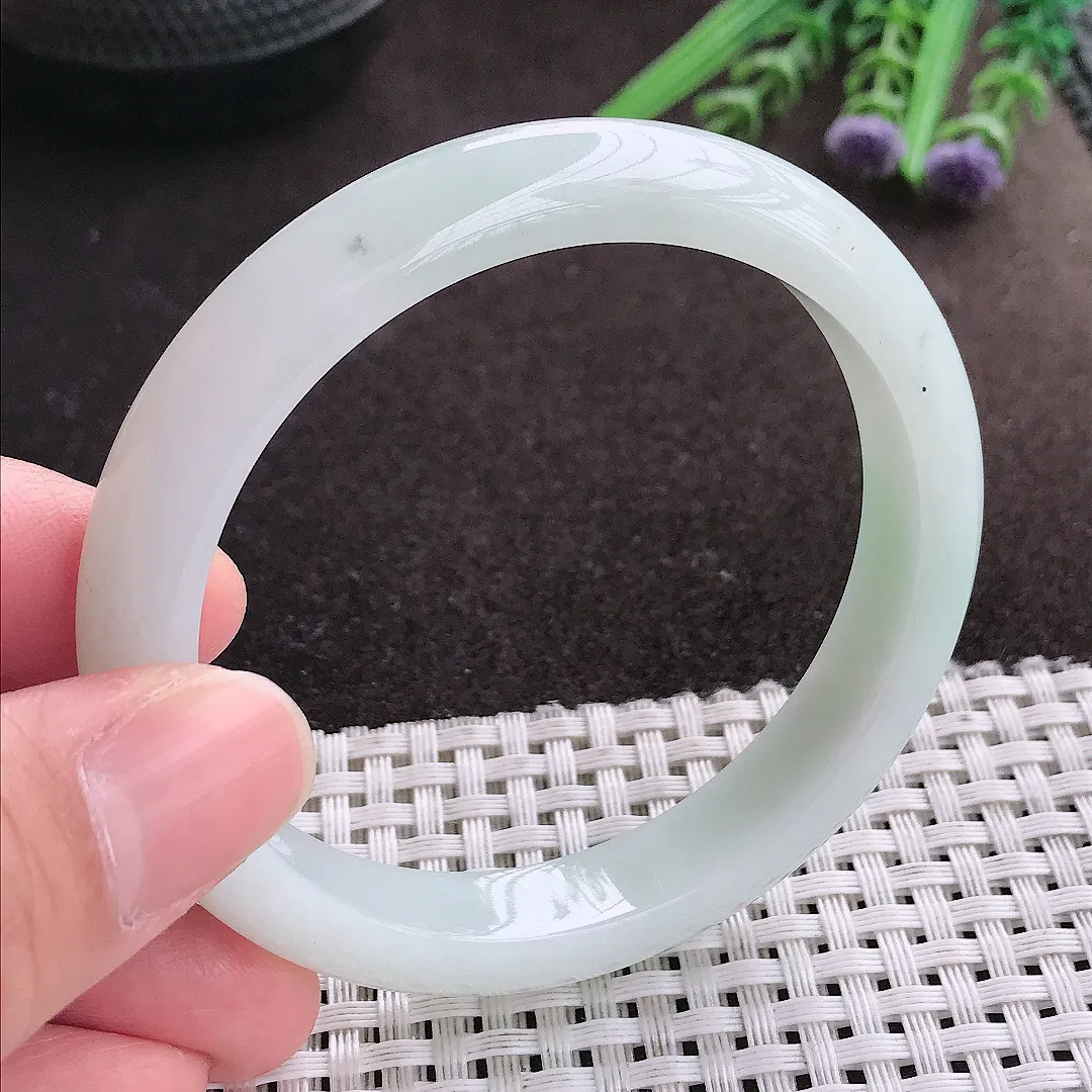 实拍A货翡翠55.8/10.2/7.8老坑冰润起胶手镯宽边玉镯