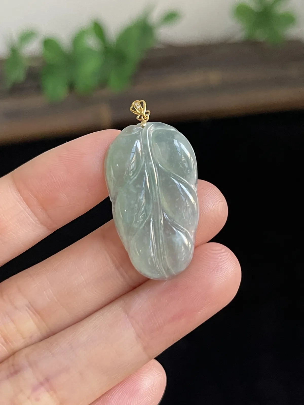 翡翠叶子，印记：G18K,伴钻石