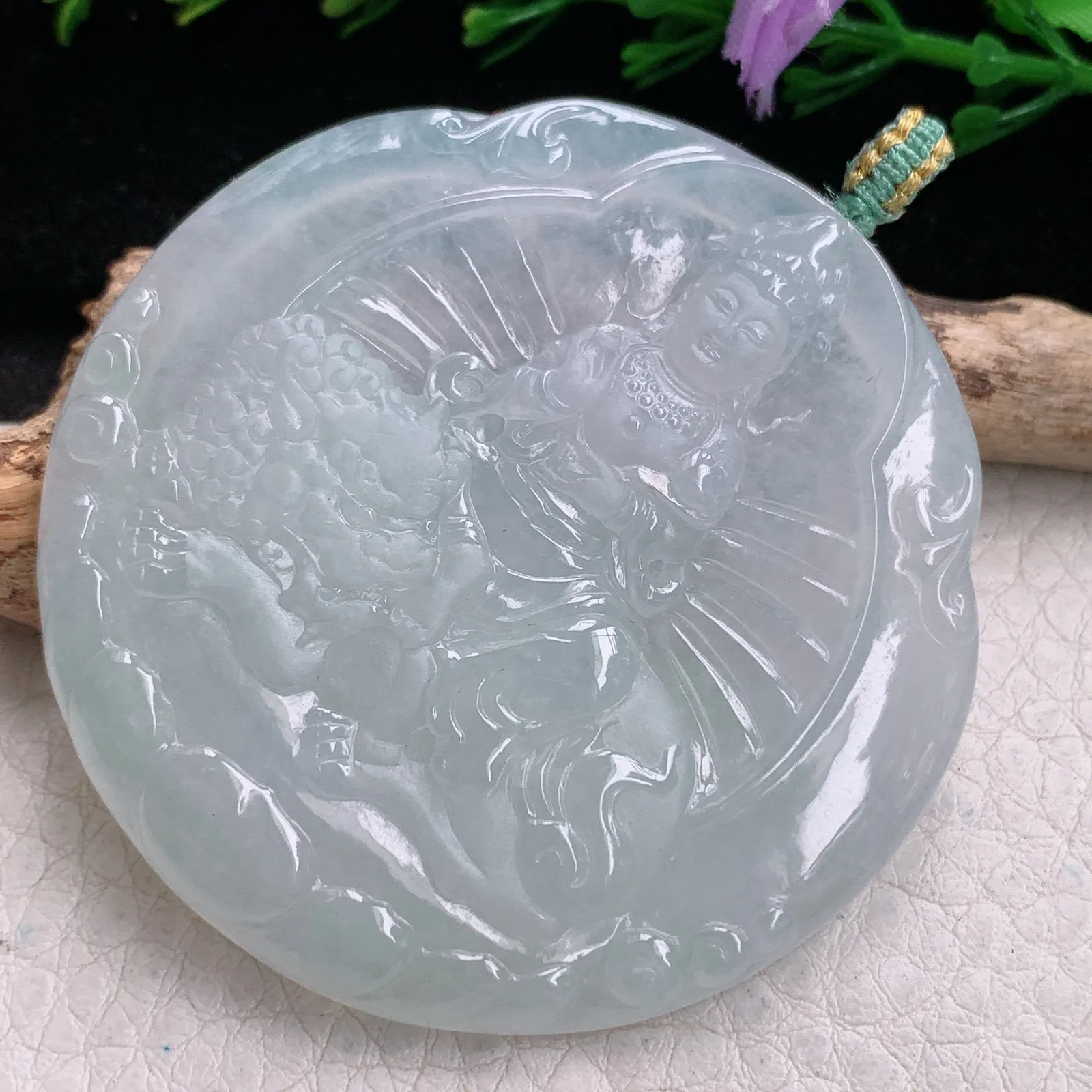 yn实拍52.5*5.8缅甸翡翠精雕冰晴文殊菩萨 生肖守护神玉吊坠 玉挂坠