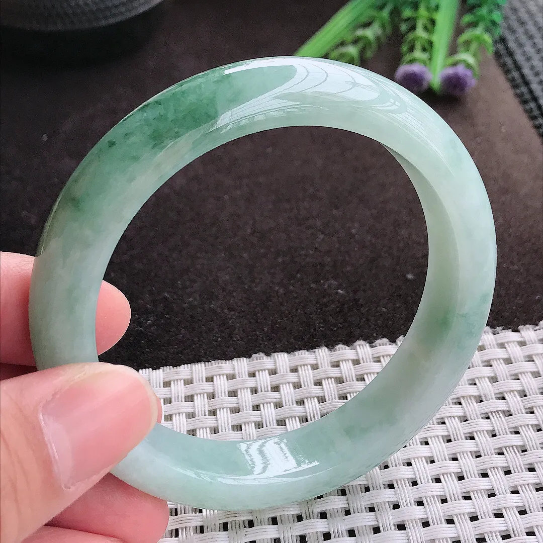 实拍A货翡翠57.8/13.1/8.7老坑冰润起胶飘花手镯宽边玉镯
