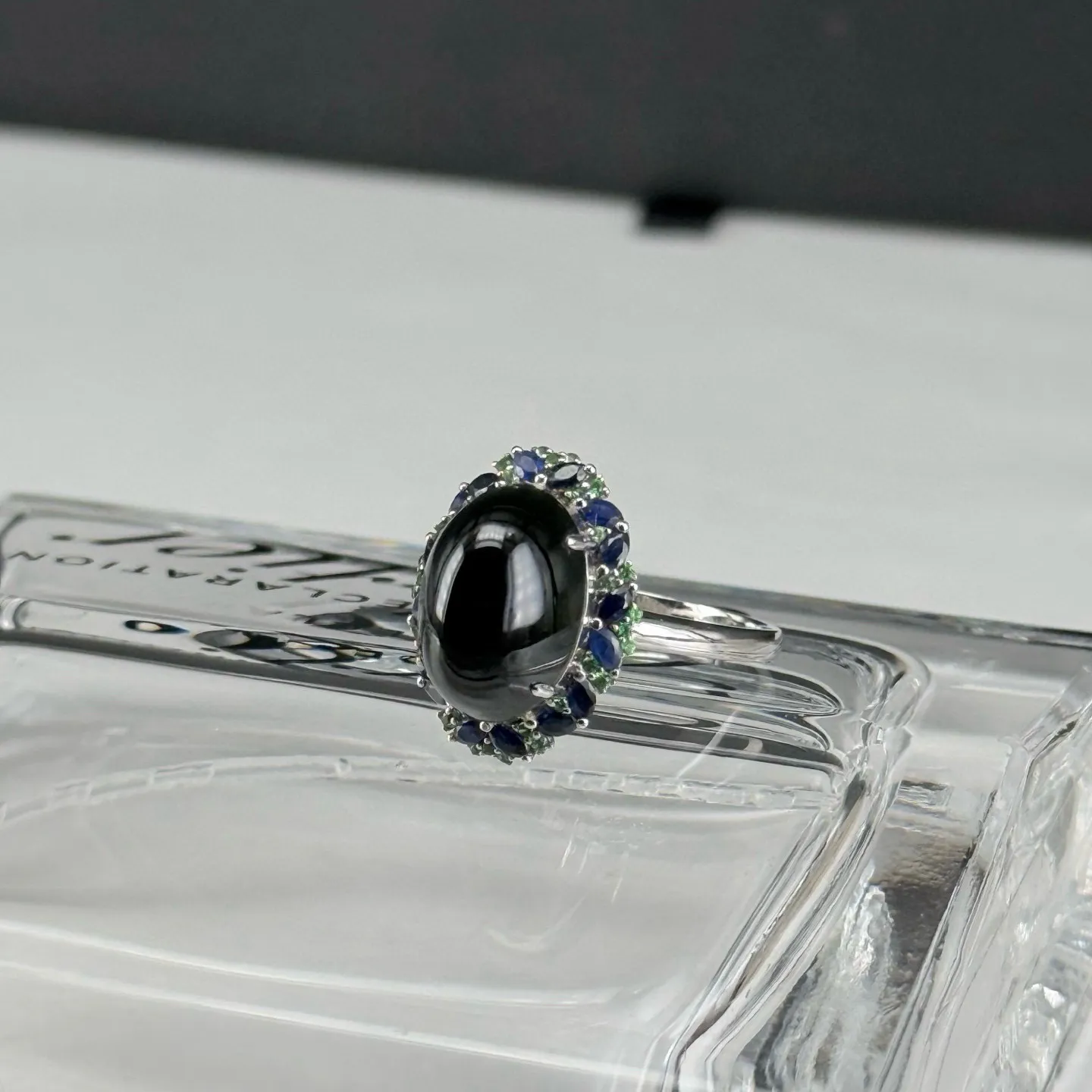 精品18k墨翠女戒 种好色正 黑度极好 打灯通透 油性十足 尺寸16.9