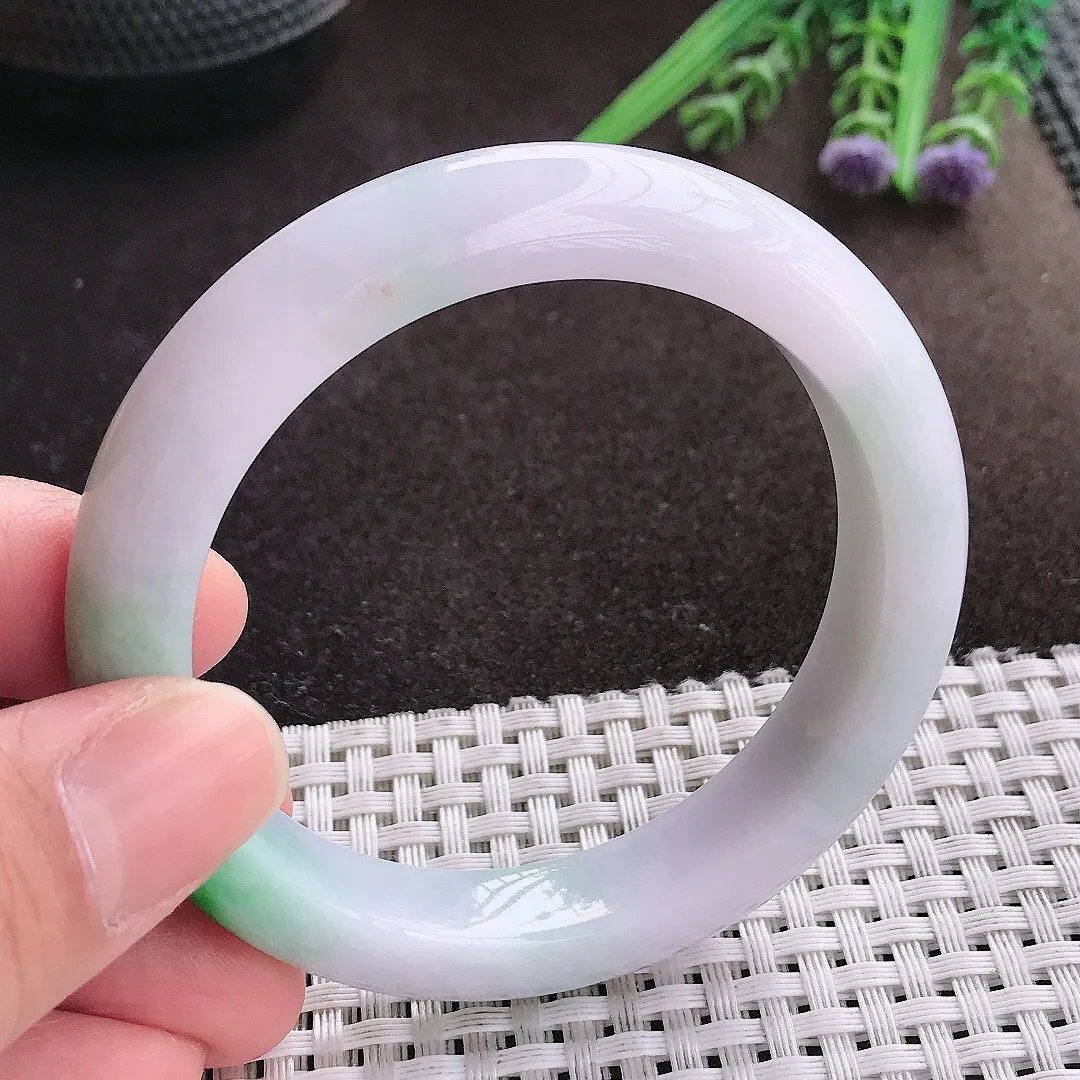 实拍A货翡翠54/11.5/8.8老坑精美飘阳绿手镯宽边玉镯