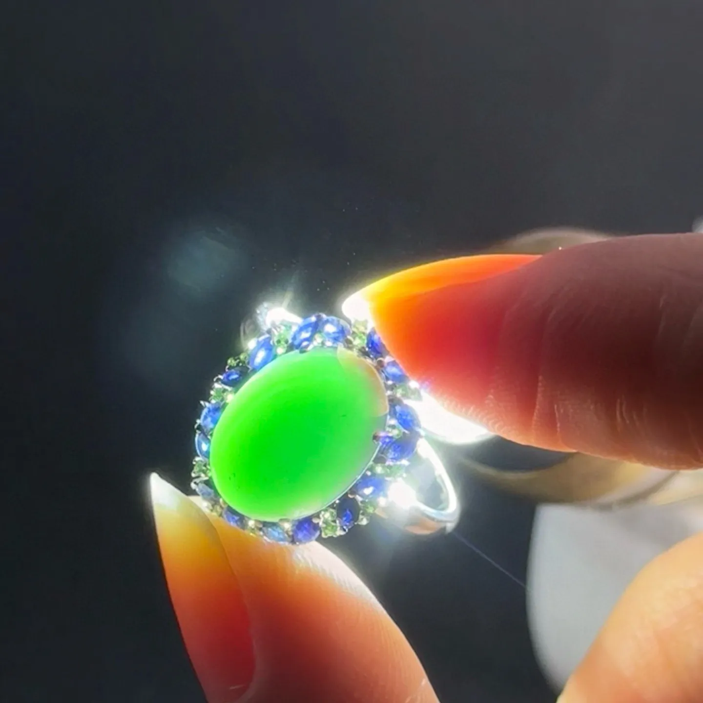 精品18k墨翠女戒 种好色正 黑度极好 打灯通透 油性十足 尺寸16.9