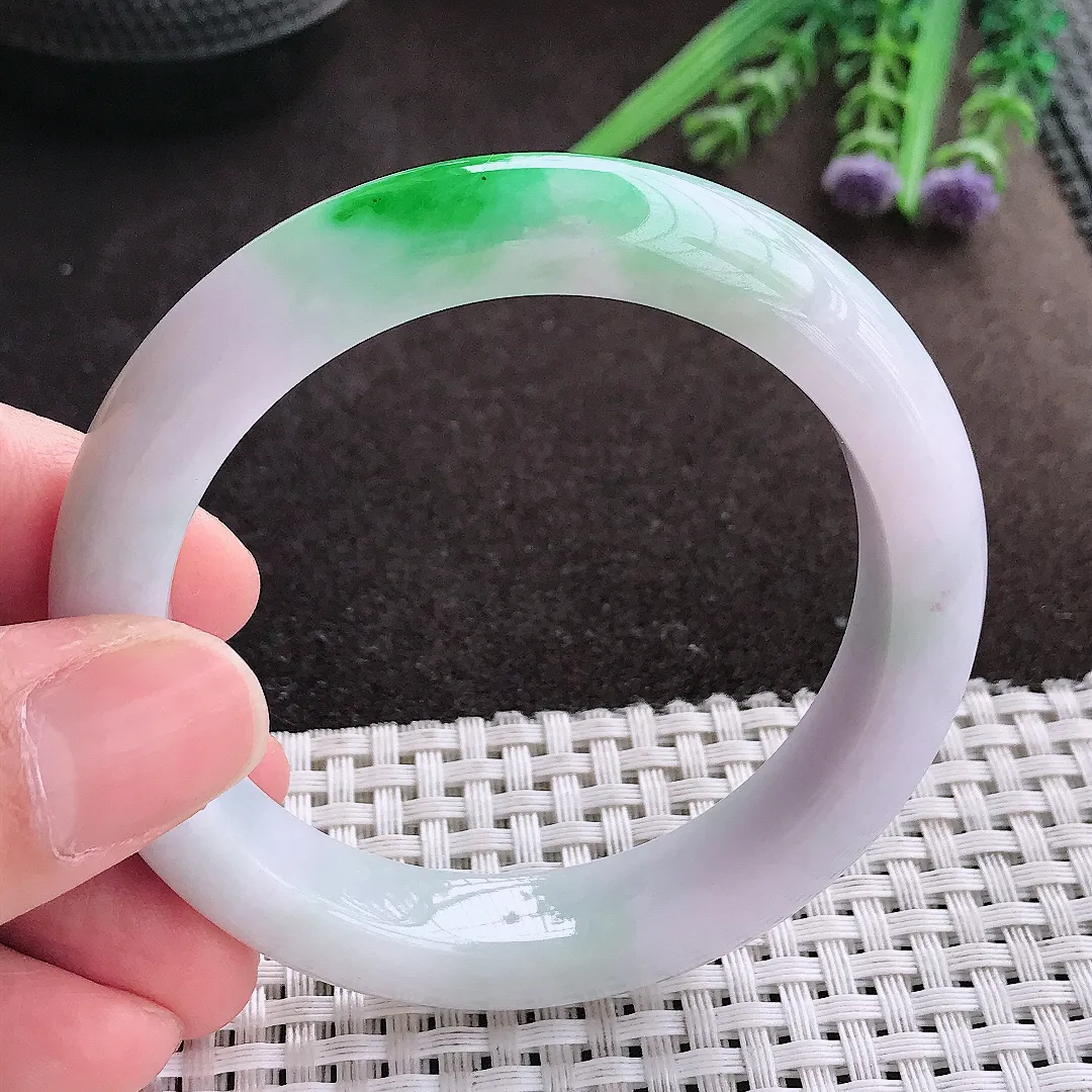 实拍A货翡翠54/11.5/8.8老坑精美飘阳绿手镯宽边玉镯