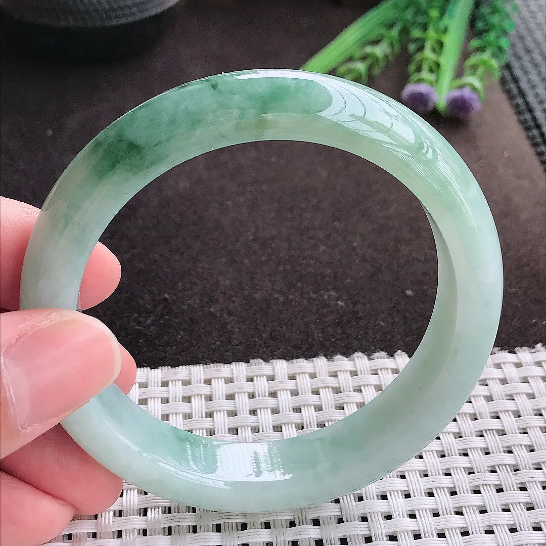 实拍A货翡翠57.8/13.1/8.7老坑冰润起胶飘花手镯宽边玉镯