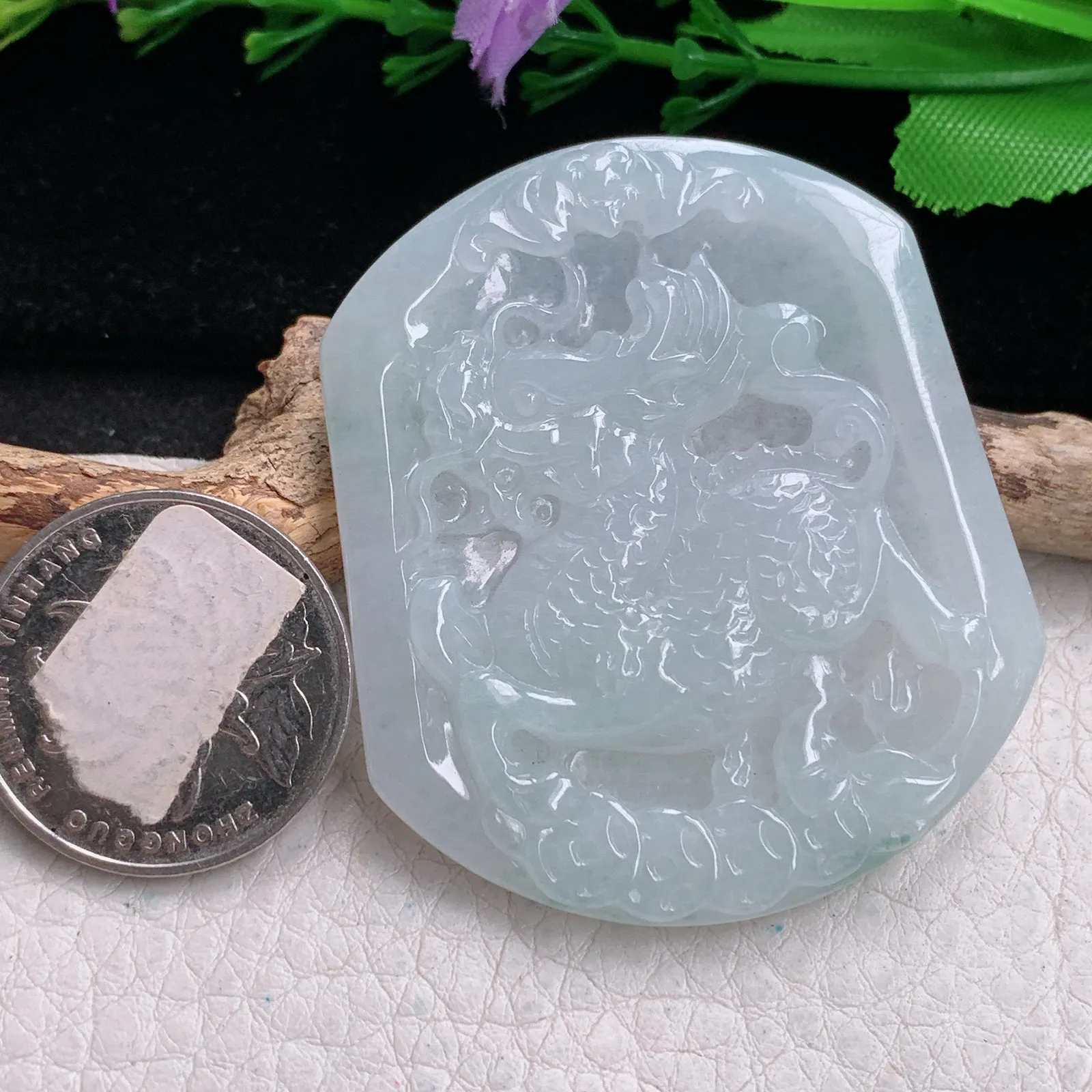 yn实拍51.8*45*5.6缅甸翡翠精雕纯美龙头龟玉吊坠 玉挂坠