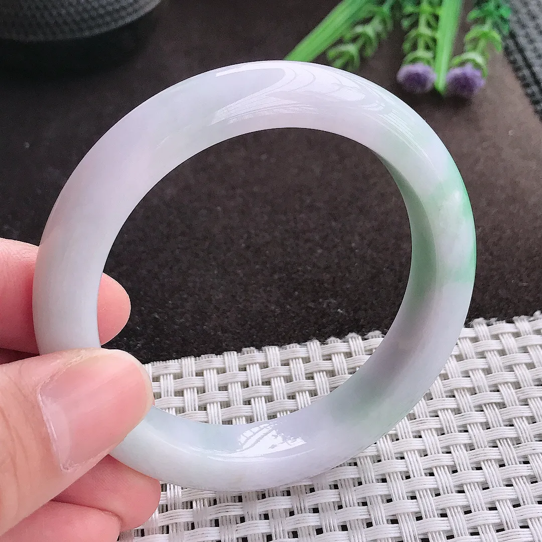 实拍A货翡翠54/11.5/8.8老坑精美飘阳绿手镯宽边玉镯