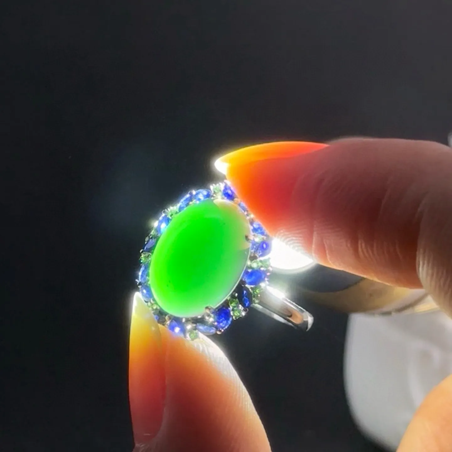 精品18k墨翠女戒 种好色正 黑度极好 打灯通透 油性十足 尺寸16.9