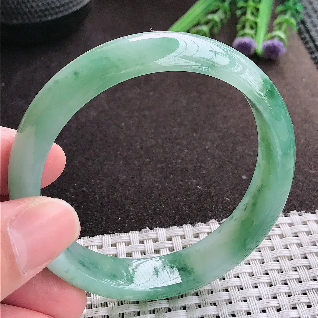 实拍A货翡翠58.5/14.3/7.2老坑冰胶水灵冰飘花手镯宽边玉镯