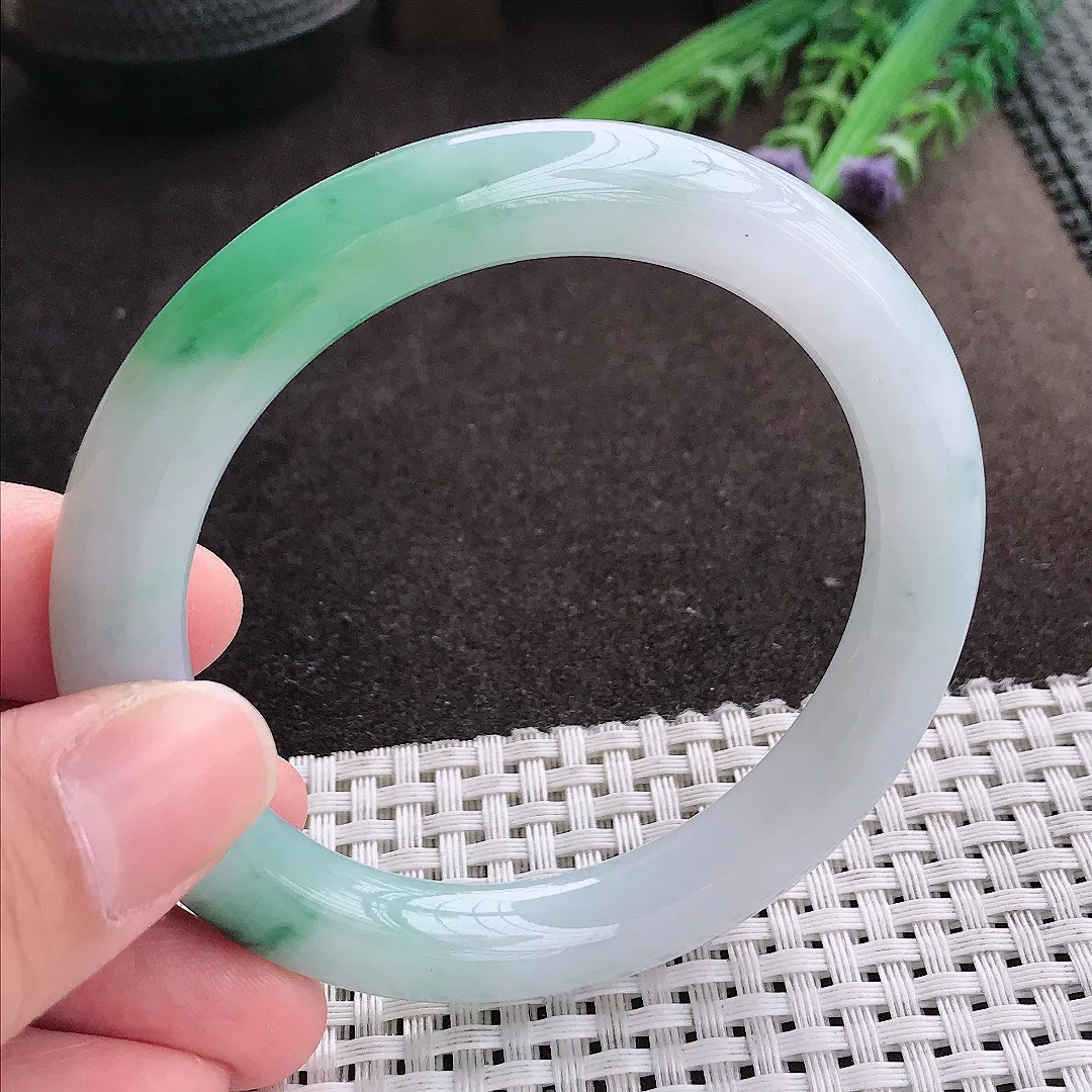 实拍A货翡翠56/9.7/9.9老坑冰润起胶飘绿圆条手镯翡翠玉镯玉手环