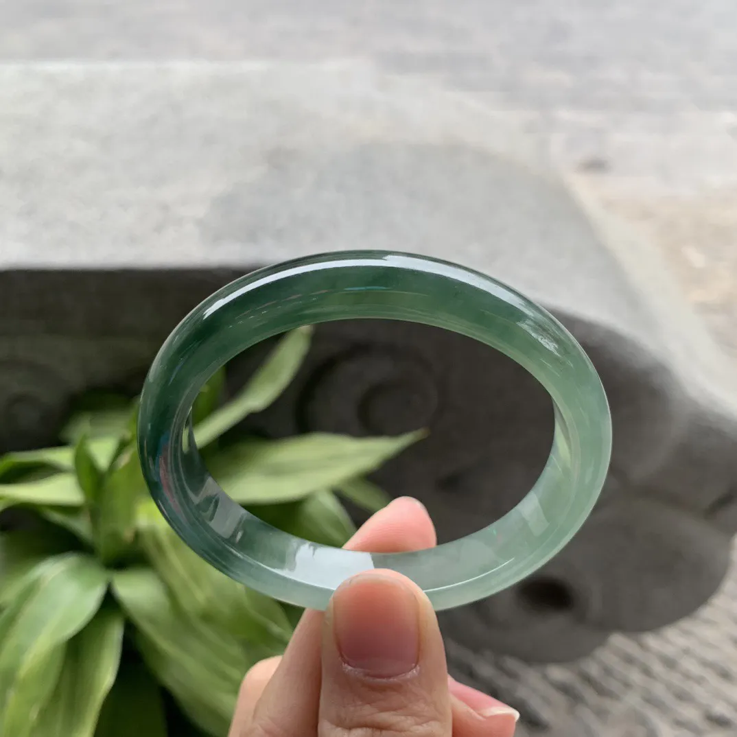 圈口54.8-46.6-11.5-7 【芙蓉绿贵妃手镯】贵妃54 55可戴