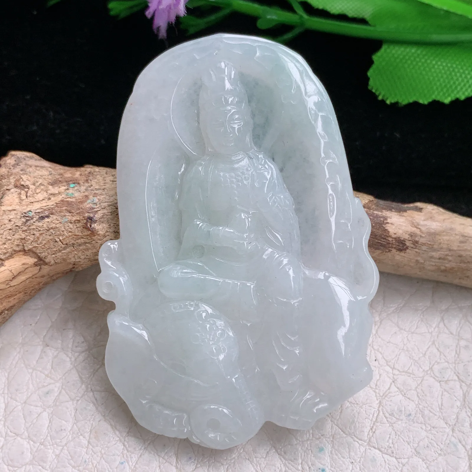 yn实拍48.8*34*5.5缅甸翡翠精雕纯美普贤菩萨玉吊坠 玉挂坠