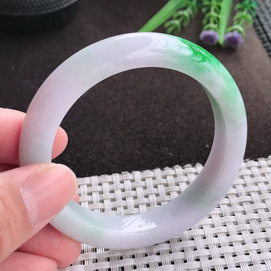 实拍A货翡翠54/11.5/8.8老坑精美飘阳绿手镯宽边玉镯